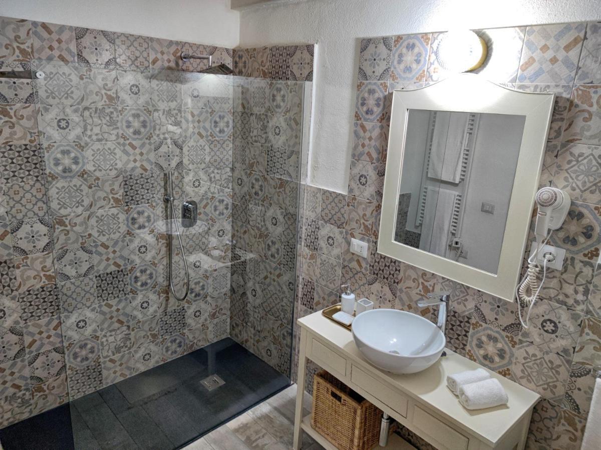 Hibiscus Comfort Stay Quartu SantʼElena Εξωτερικό φωτογραφία