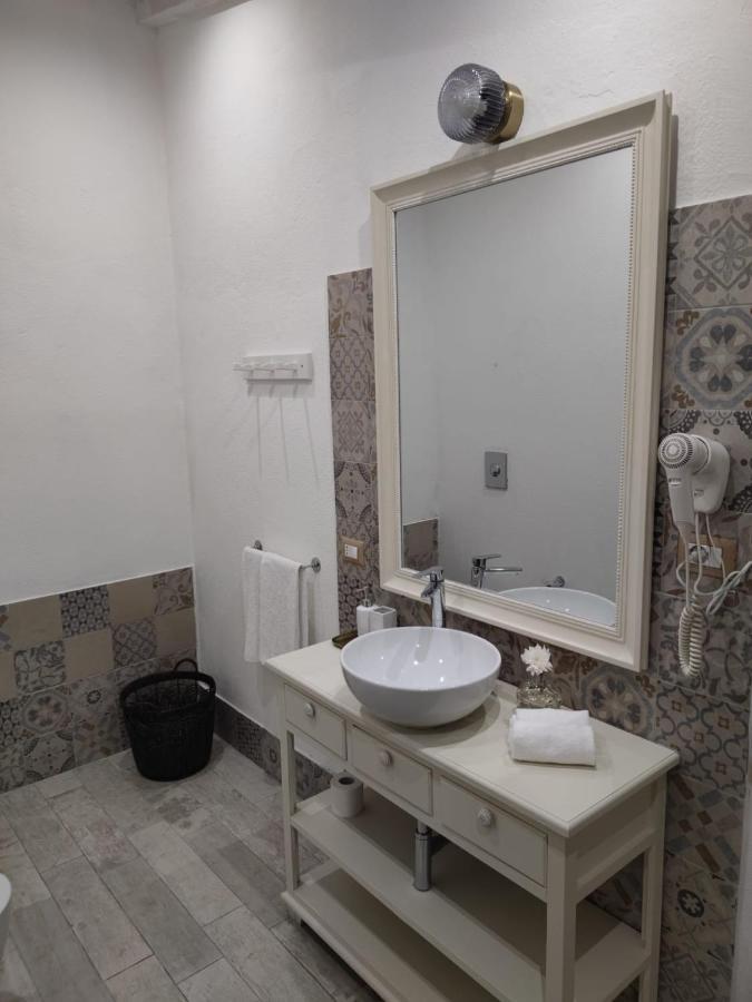 Hibiscus Comfort Stay Quartu SantʼElena Εξωτερικό φωτογραφία