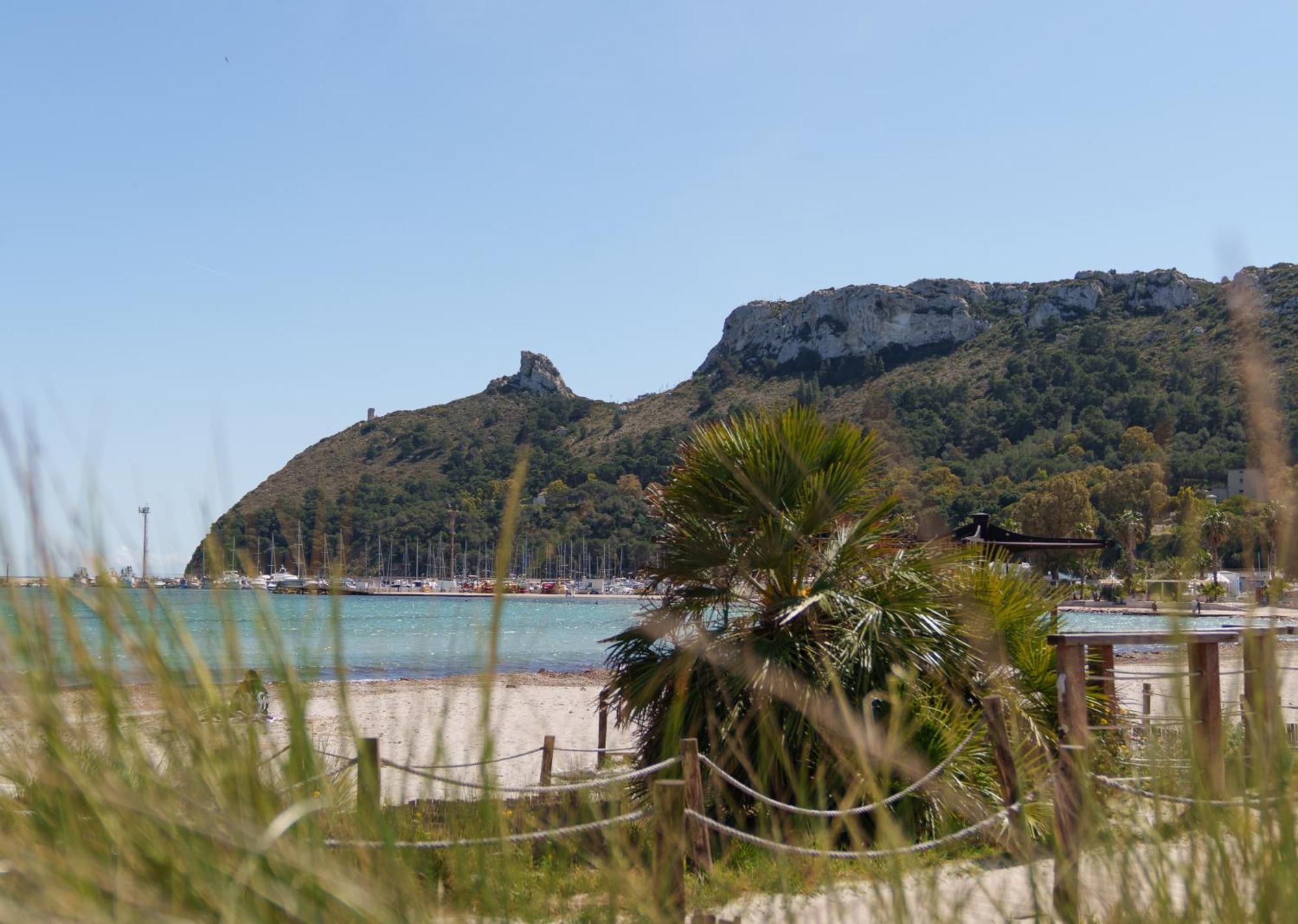 Hibiscus Comfort Stay Quartu SantʼElena Εξωτερικό φωτογραφία