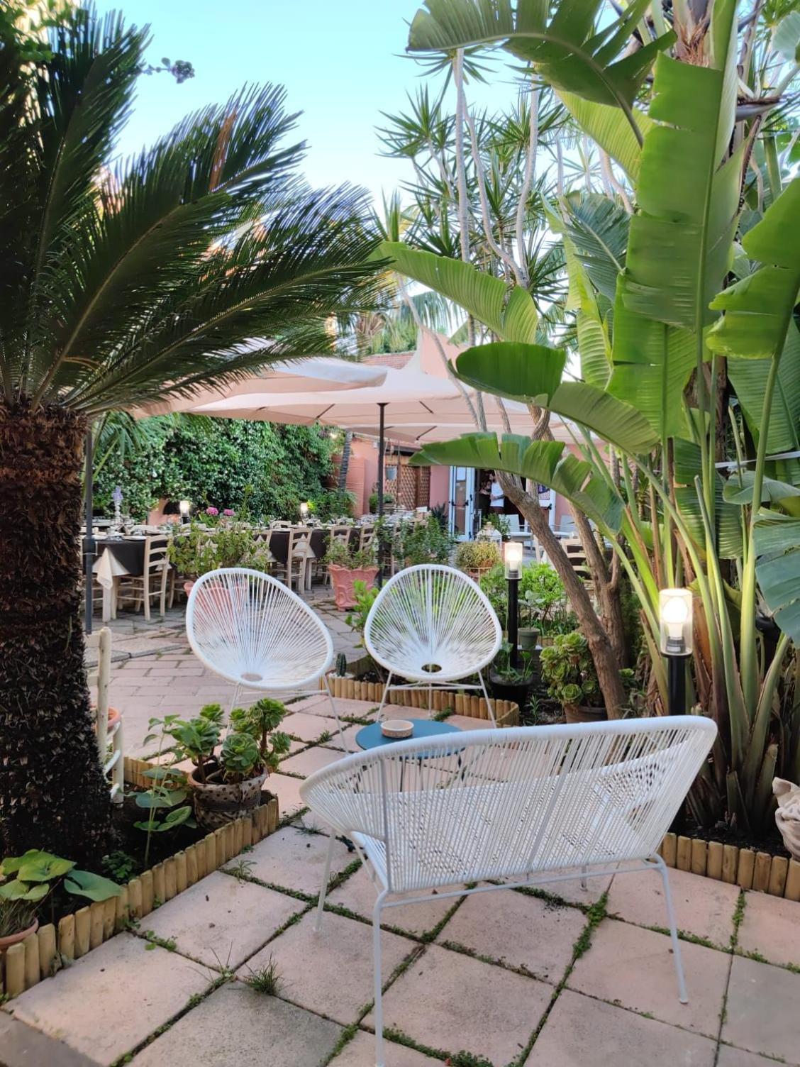 Hibiscus Comfort Stay Quartu SantʼElena Εξωτερικό φωτογραφία